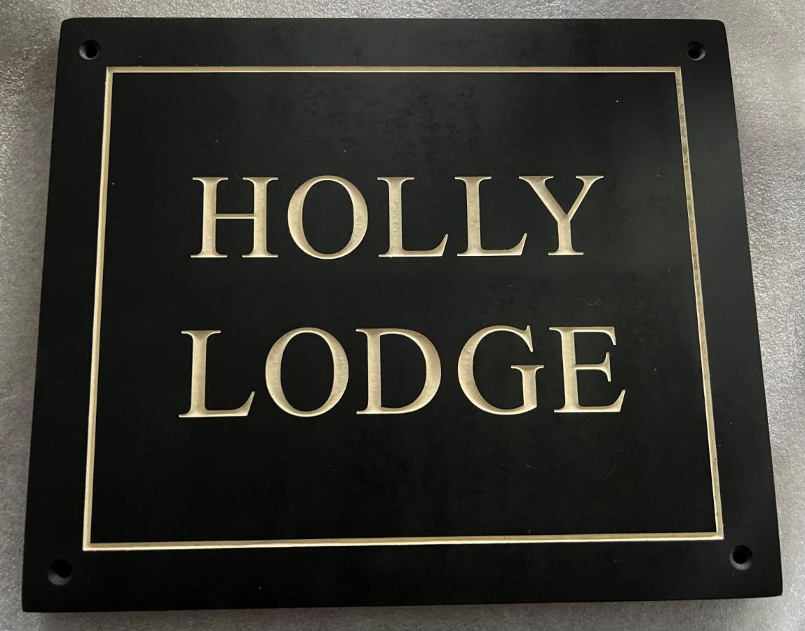 Holly Lodge - 2 X Kingsize Bedrooms With Private Entrance And Free Parking-New Shower Room Oban Exterior photo