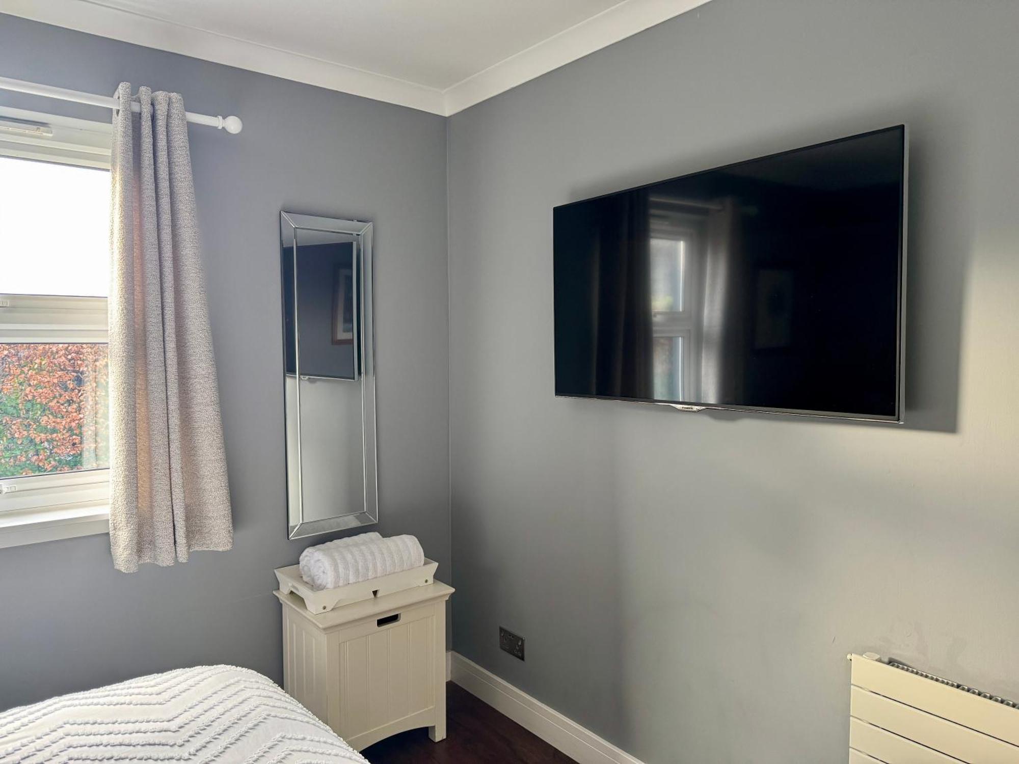 Holly Lodge - 2 X Kingsize Bedrooms With Private Entrance And Free Parking-New Shower Room Oban Exterior photo